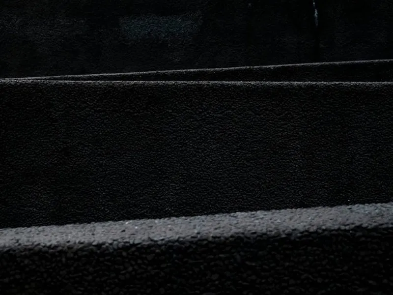 Травертин Black — текстура камня