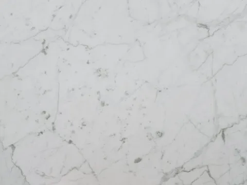 Мрамор Bianco Carrara — белый с серыми прожилками