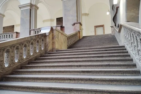 Монтаж лестницы