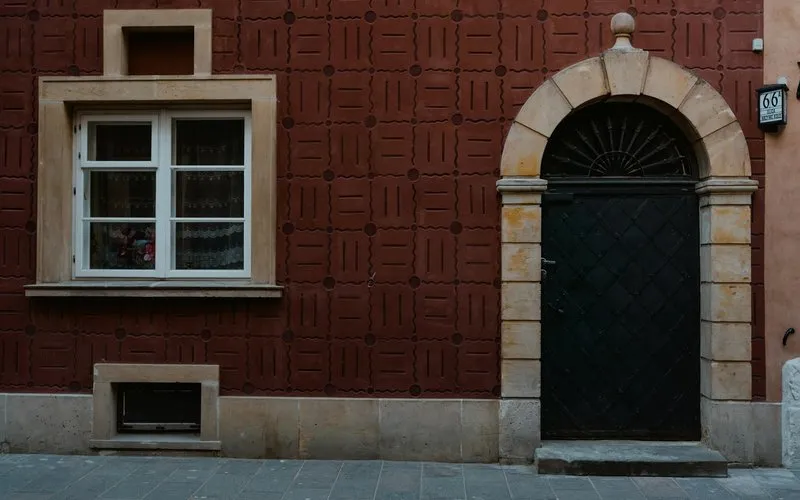 Обрамление окон и дверей