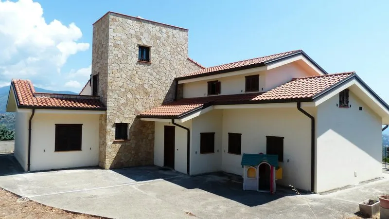 Сколько стоит облицовка фасада камнем в 2026 году