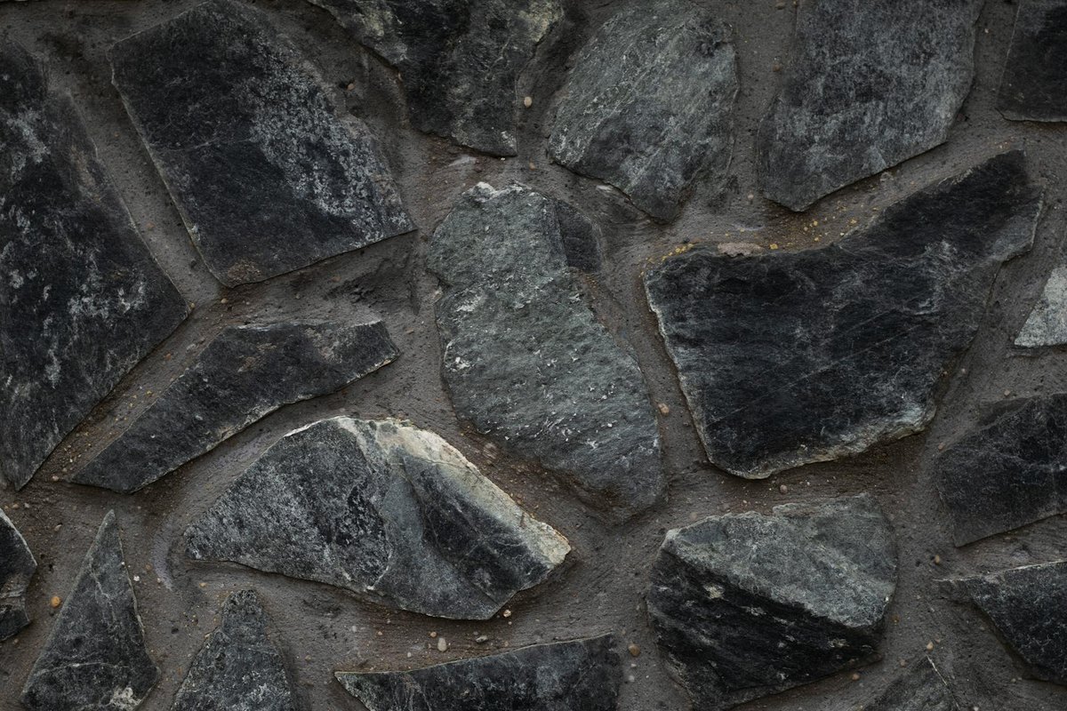 Чёрный сланец — слоистая текстура с угольно-графитовым отливом