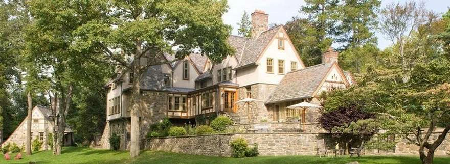 Отделка дома природным камнем