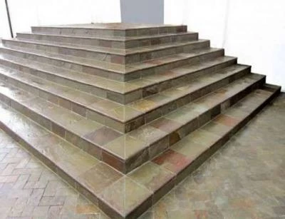 Ступени из песчаника радиальные