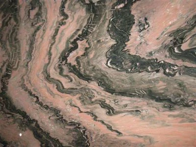 Розовый мрамор