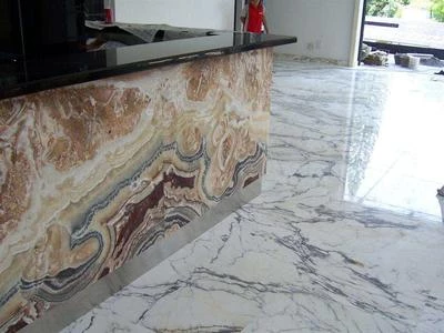 Облицовочный мрамор Капучино