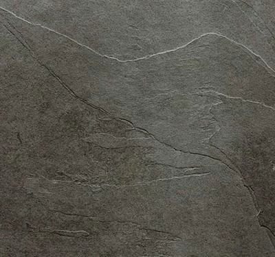 Фасад из сланца темно-зеленых оттенков