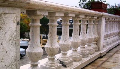 Балясины из травертина