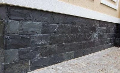 Цоколь из сланца